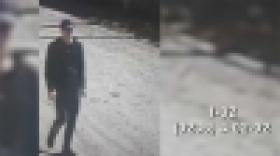 Տեսագրությունում պատկերված անձը կասկածվում է Արարատի մարզի Դարակերտ գյուղի տներից մեկից գողություն կատարելու մեջ (ՏԵՍԱՆՅՈՒԹ) Տեսագրությունում պատկերված անձը կասկածվում է Արարատի մարզի Դարակերտ գյուղի տներից մեկից գողություն կատարելու մեջ (ՏԵՍԱՆՅՈՒԹ)