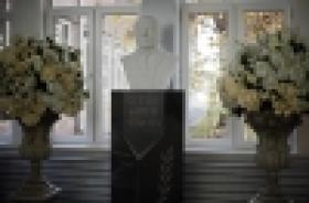 Աբովյան քաղաքի թիվ 6 ավագ դպրոցը կկրի գնդապետ Արթուր Վանոյանի անունը ( ՏԵՍԱՆՅՈՒԹ, ԼՈՒՍԱՆԿԱՐՆԵՐ) Աբովյան քաղաքի թիվ 6 ավագ դպրոցը կկրի գնդապետ Արթուր Վանոյանի անունը ( ՏԵՍԱՆՅՈՒԹ, ԼՈՒՍԱՆԿԱՐՆԵՐ)