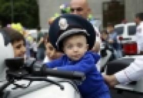 Հունիսի 1. Ոստիկանության անակնկալները երեխաներին /ՏԵՍԱՆՅՈՒԹ/ Հունիսի 1. Ոստիկանության անակնկալները երեխաներին /ՏԵՍԱՆՅՈՒԹ/