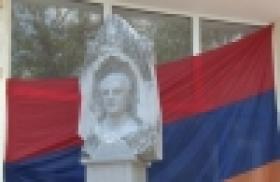 Կիսանդրի` զոհված ոստիկանի հիշատակին (ՏԵՍԱՆՅՈՒԹ, ԼՈՒՍԱՆԿԱՐՆԵՐ) Կիսանդրի` զոհված ոստիկանի հիշատակին (ՏԵՍԱՆՅՈՒԹ, ԼՈՒՍԱՆԿԱՐՆԵՐ)