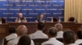 Վալերիյ Օսիպյանը խորհրդակցություն է անցկացրել ճանապարհային ոստիկանության ղեկավար կազմի հետ (ՏԵՍԱՆՅՈՒԹ) Վալերիյ Օսիպյանը խորհրդակցություն է անցկացրել ճանապարհային ոստիկանության ղեկավար կազմի հետ (ՏԵՍԱՆՅՈՒԹ)