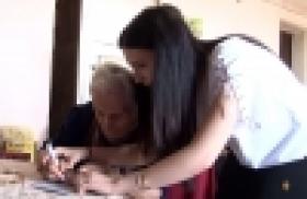 100-ամյա Հայկանդուխտ տատիկը անձնագիր ստացավ (ՏԵՍԱՆՅՈՒԹ) 100-ամյա Հայկանդուխտ տատիկը անձնագիր ստացավ (ՏԵՍԱՆՅՈՒԹ)