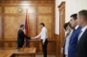 Ոստիկանության պետը առաջին սպայական կոչումներ հանձնեց 12 քաղաքացիների (ՏԵՍԱՆՅՈՒԹ, ԼՈՒՍԱՆԿԱՐՆԵՐ) Ոստիկանության պետը առաջին սպայական կոչումներ հանձնեց 12 քաղաքացիների (ՏԵՍԱՆՅՈՒԹ, ԼՈՒՍԱՆԿԱՐՆԵՐ)