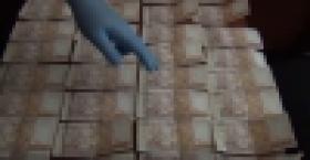 Ոստիկանները կաշառք ստանալու կասկածանքով բերման են ենթարկել ՊԵԿ 3 պաշտոնյայի /ՏԵՍԱՆՅՈՒԹ/ Ոստիկանները կաշառք ստանալու կասկածանքով բերման են ենթարկել ՊԵԿ 3 պաշտոնյայի /ՏԵՍԱՆՅՈՒԹ/