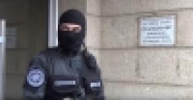 Կաշառք ստանալու պահին ոստիկանները պաշտոնատար անձանց են բռնել /ՏԵՍԱՆՅՈՒԹ/ Կաշառք ստանալու պահին ոստիկանները պաշտոնատար անձանց են բռնել /ՏԵՍԱՆՅՈՒԹ/