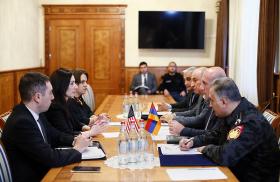 Արման Սարգսյանն ընդունել է միջազգային փորձագետ Եկատերինա Զգուլաձեին և ՀՀ-ում ԱՄՆ դեսպանության թմրամիջոցների դեմ պայքարի և իրավապահ համագործակցության ծրագրի տնօրեն Մայքլ Շուլմանին Արման Սարգսյանն ընդունել է միջազգային փորձագետ Եկատերինա Զգուլաձեին և ՀՀ-ում ԱՄՆ դեսպանության թմրամիջոցների դեմ պայքարի և իրավապահ համագործակցության ծրագրի տնօրեն Մայքլ Շուլմանին