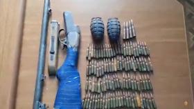 Ինքնաձիգ, ատրճանակ, հրացաններ․ ոստիկանության բաժիններում ապօրինի զենքեր են հանձնվել Ինքնաձիգ, ատրճանակ, հրացաններ․ ոստիկանության բաժիններում ապօրինի զենքեր են հանձնվել