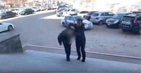 Ոստիկանները բացահայտել են հերթական գրպանահատությունը և հայտնաբերել դրամապանակը Ոստիկանները բացահայտել են հերթական գրպանահատությունը և հայտնաբերել դրամապանակը