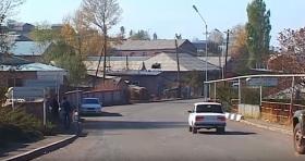 Համագյուղացու տնից բանկային քարտ էր գողացել ու փող կանխիկացրել․ Արթիկի ոստիկանների բացահայտումը Համագյուղացու տնից բանկային քարտ էր գողացել ու փող կանխիկացրել․ Արթիկի ոստիկանների բացահայտումը