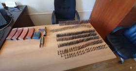 Ոստիկանության բաժիններում քաղաքացիները զենք-զինամթերք են կամավոր հանձնել Ոստիկանության բաժիններում քաղաքացիները զենք-զինամթերք են կամավոր հանձնել