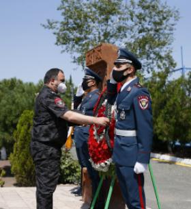 Ոստիկանության ղեկավար կազմը հարգանքի տուրք է մատուցել զոհված ոստիկանների հիշատակին Ոստիկանության ղեկավար կազմը հարգանքի տուրք է մատուցել զոհված ոստիկանների հիշատակին
