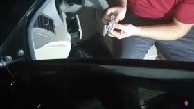 Ոստիկանություն բերման ենթարկված տղամարդու մեքենայի զննությամբ հրազեն է հայտնաբերվել Ոստիկանություն բերման ենթարկված տղամարդու մեքենայի զննությամբ հրազեն է հայտնաբերվել