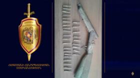 Ոստիկանության բաժիններում կրկին հանձնվել է ապօրինի պահվող զենք-զինամթերք Ոստիկանության բաժիններում կրկին հանձնվել է ապօրինի պահվող զենք-զինամթերք