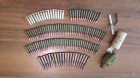 Քաղաքացիները զենք-զինամթերք են հանձնում ոստիկանության բաժիններ Քաղաքացիները զենք-զինամթերք են հանձնում ոստիկանության բաժիններ