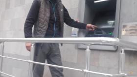 Բանկային քարտ էր գտել ու փող կանխիկացրել․ Կապանի ոստիկանների բացահայտումը Բանկային քարտ էր գտել ու փող կանխիկացրել․ Կապանի ոստիկանների բացահայտումը