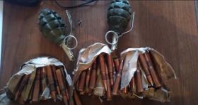 Գորիսում ոստիկանները Արցախից բերված պայթուցիչներով նռնակներ ու ինքնաձիգի փամփուշտներ են հայտնաբերել Գորիսում ոստիկանները Արցախից բերված պայթուցիչներով նռնակներ ու ինքնաձիգի փամփուշտներ են հայտնաբերել