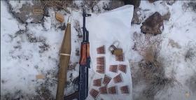 Քաղաքացիները ոստիկանության բաժիններում «Կալաշնիկովի» ինքնաձիգներ և այլ հրազեններ են կամավոր հանձնել Քաղաքացիները ոստիկանության բաժիններում «Կալաշնիկովի» ինքնաձիգներ և այլ հրազեններ են կամավոր հանձնել