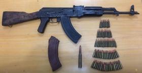 Քաղաքացիները ինքնաձիգներ, ատրճանակներ և ռազմամթերք են կամավոր հանձնել ոստիկանության բաժիններում Քաղաքացիները ինքնաձիգներ, ատրճանակներ և ռազմամթերք են կամավոր հանձնել ոստիկանության բաժիններում