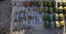 Ոստիկանության բաժիններում քաղաքացիները «Կալաշնիկովի» գնդացիրներ ու ինքնաձիգներ են հանձնել Ոստիկանության բաժիններում քաղաքացիները «Կալաշնիկովի» գնդացիրներ ու ինքնաձիգներ են հանձնել