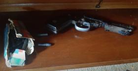 Ոստիկանության Տավուշի բաժնի ծառայողներն ապօրինի ատրճանակ ու փամփուշտներ են հայտնաբերել Ոստիկանության Տավուշի բաժնի ծառայողներն ապօրինի ատրճանակ ու փամփուշտներ են հայտնաբերել