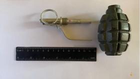 Նռնակով շրջող տղամարդուն ոստիկանները բերման են ենթարկել  Նռնակով շրջող տղամարդուն ոստիկանները բերման են ենթարկել