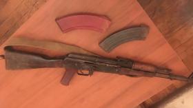 Ոստիկանության բաժիններում քաղաքացիները հանձնել են 9 միավոր «Կալաշնիկովի» ինքնաձիգ և այլ հրազեններ Ոստիկանության բաժիններում քաղաքացիները հանձնել են 9 միավոր «Կալաշնիկովի» ինքնաձիգ և այլ հրազեններ