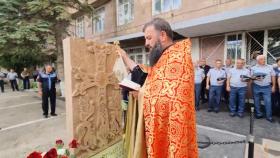 Զոհված ոստիկանների հիշատակը հավերժացնող խաչքարի օծման արարողություն Ախուրյանում Զոհված ոստիկանների հիշատակը հավերժացնող խաչքարի օծման արարողություն Ախուրյանում