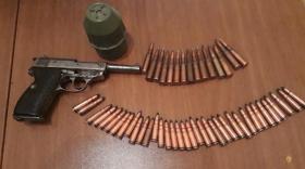 Ոստիկանության մարզերի բաժիններում մի խումբ անձինք կամավոր հանձնել են հրազեններ ու ռազմամթերք Ոստիկանության մարզերի բաժիններում մի խումբ անձինք կամավոր հանձնել են հրազեններ ու ռազմամթերք