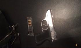 Ավանի բաժանմունք բերման ենթարկված տղամարդու խուզարկությամբ ապօրինի հրազեն հայտնաբերվեց Ավանի բաժանմունք բերման ենթարկված տղամարդու խուզարկությամբ ապօրինի հրազեն հայտնաբերվեց