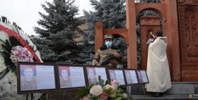 Հանուն հայրենիքի զոհվածների հիշատակը հավերժացնող հուշակոթողի բացման արարողություն Օհանավանում Հանուն հայրենիքի զոհվածների հիշատակը հավերժացնող հուշակոթողի բացման արարողություն Օհանավանում