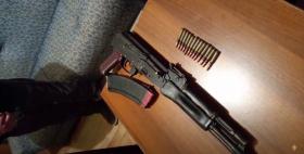 Ոստիկանության Դիլիջանի բաժին տեղափոխված մեքենայի սրահում «Կալաշնիկովի» ինքնաձիգ կար Ոստիկանության Դիլիջանի բաժին տեղափոխված մեքենայի սրահում «Կալաշնիկովի» ինքնաձիգ կար