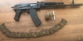 Ոստիկանության մի շարք բաժիններում արձանագրվել են «Կալաշնիկովի» ինքնաձիգների կամավոր հանձնման դեպքեր Ոստիկանության մի շարք բաժիններում արձանագրվել են «Կալաշնիկովի» ինքնաձիգների կամավոր հանձնման դեպքեր