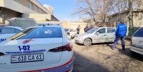 Պարեկները, կոտրելով մեքենայի ապակին, անգիտակից տղամարդուն հանել են սրահից. նա հոսպիտալացվել է Պարեկները, կոտրելով մեքենայի ապակին, անգիտակից տղամարդուն հանել են սրահից. նա հոսպիտալացվել է