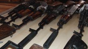 Ոստիկանության բաժիններում ապօրինի զենք-զինամթերքի կամավոր հանձնման դեպքեր են արձանագրվել Ոստիկանության բաժիններում ապօրինի զենք-զինամթերքի կամավոր հանձնման դեպքեր են արձանագրվել