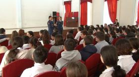 Անչափահասներին թմրամիջոցներից զերծ պահելու նպատակով զրույց-հանդիպումներ դպրոցներում Անչափահասներին թմրամիջոցներից զերծ պահելու նպատակով զրույց-հանդիպումներ դպրոցներում