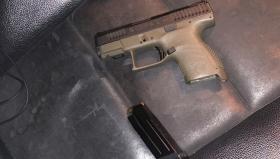 Զեյթունում ծառայություն իրականացրած պարեկները մարտական ատրճանակ, մահակ ու թմրամիջոց են հայտնաբերել Զեյթունում ծառայություն իրականացրած պարեկները մարտական ատրճանակ, մահակ ու թմրամիջոց են հայտնաբերել