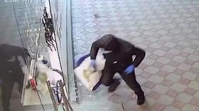 Բջջային հեռախոսների գողություններ Էջմիածնում․ Վաղարշապատի բաժնի ոստիկանների բացահայտումը Բջջային հեռախոսների գողություններ Էջմիածնում․ Վաղարշապատի բաժնի ոստիկանների բացահայտումը