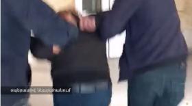 Թմրամիջոցներ իրացրած 39-ամյա տղամարդը կալանավորվել է Թմրամիջոցներ իրացրած 39-ամյա տղամարդը կալանավորվել է