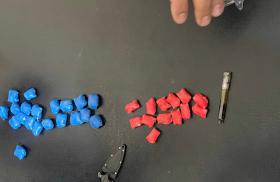 Արաբկիրի ոստիկանները ապօրինի թմրաշրջանառությունից հանել են մեթամֆետամին ու մարիխուանա Արաբկիրի ոստիկանները ապօրինի թմրաշրջանառությունից հանել են մեթամֆետամին ու մարիխուանա