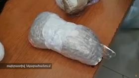 Մեքենայում հայտնաբերվեց մեկ կիլոգրամ հերոին. ՔՈԳՎ ծառայողների բացահայտումը Մեքենայում հայտնաբերվեց մեկ կիլոգրամ հերոին. ՔՈԳՎ ծառայողների բացահայտումը