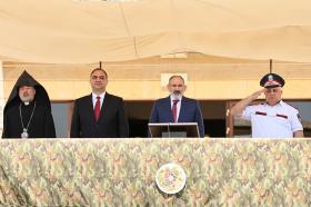 Ոստիկանության զորքերում բարեփոխումները կբերեն հանրային անվտանգության ապահովման նոր ստանդարտի. վարչապետը մասնակցել է Ոստիկանության զորքերի կազմավորման 31-րդ տարեդարձի միջոցառմանը Ոստիկանության զորքերում բարեփոխումները կբերեն հանրային անվտանգության ապահովման նոր ստանդարտի. վարչապետը մասնակցել է Ոստիկանության զորքերի կազմավորման 31-րդ տարեդարձի միջոցառմանը