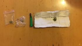 Առանց տեխզննության երթևեկող մեքենայի վարորդի և ուղևորի մոտ, նաև՝ մեքենայում թմրանյութ կար Առանց տեխզննության երթևեկող մեքենայի վարորդի և ուղևորի մոտ, նաև՝ մեքենայում թմրանյութ կար