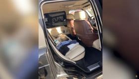 Մարիխուանայով փաթեթը նետել էր․ Երևանի պարեկները ապօրինի թմրաշրջանառության դեպք են բացահայտել Մարիխուանայով փաթեթը նետել էր․ Երևանի պարեկները ապօրինի թմրաշրջանառության դեպք են բացահայտել