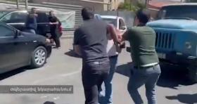 Ձերբակալվածների մոտ կային բանալիներ ու դուռ բացելու գործիքներ Ձերբակալվածների մոտ կային բանալիներ ու դուռ բացելու գործիքներ