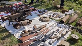 Մեծ քանակությամբ զենք-զինամթերք է հայտնաբերվել Կոտայք գյուղի մոտ 