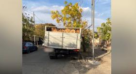 Արմավիրի ոստիկանները ապօրինի փայտանյութով բեռնված բեռնատարներ են հայտնաբերել Արմավիրի ոստիկանները ապօրինի փայտանյութով բեռնված բեռնատարներ են հայտնաբերել