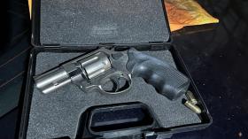 Մեքենայում լիցքավորված ատրճանակ կար, իսկ ուղևորի մոտ՝ թմրանյութ Մեքենայում լիցքավորված ատրճանակ կար, իսկ ուղևորի մոտ՝ թմրանյութ