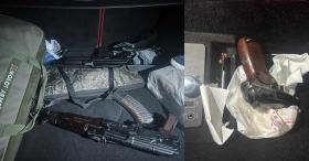 33-ամյա երիտասարդի մեքենայում հայտնաբերվել են ատրճանակ, ինքնաձիգներ, ռազմամթերք, դանակ