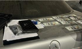 100 դոլար անվանական արժեքով կեղծ թղթադրամներ իրացրած անձինք կալանավորվել են. քրեական վարույթը շարունակվում է 100 դոլար անվանական արժեքով կեղծ թղթադրամներ իրացրած անձինք կալանավորվել են. քրեական վարույթը շարունակվում է