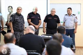 Ոստիկանության պետը ՆԳՆ կրթահամալիրում հետևել է ապագա քրեական ոստիկանների ուսումնական գործընթացին Ոստիկանության պետը ՆԳՆ կրթահամալիրում հետևել է ապագա քրեական ոստիկանների ուսումնական գործընթացին